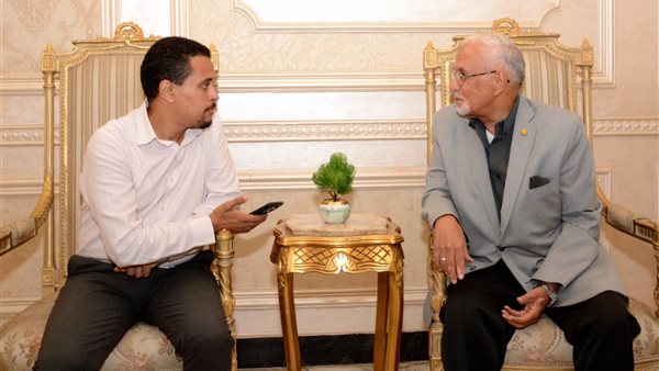 جانب من الحوار 