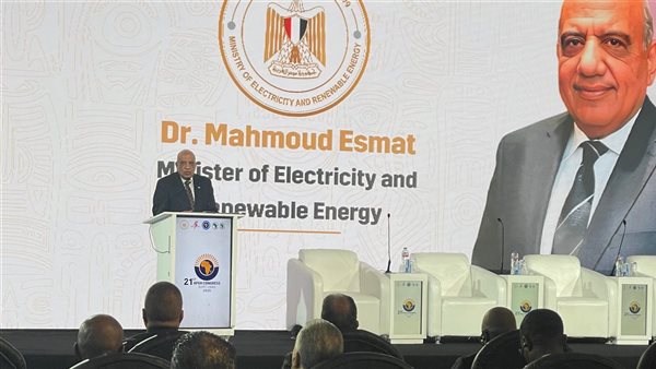 وزير الكهرباء خلال