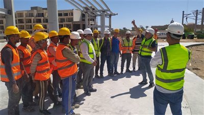 لحماية حقوق العمال.. استمرار الحملات التفتيشية لمديرية العمل على المواقع الإنشائية بشرم الشيخ