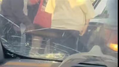 الأمن يفحص فيديو شاب وفتاتين متهمين بكسر زجاج سيارة