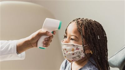 دراسة: خطر الإصابة بكوفيد طويل الأمد يتضاعف لدى الأطفال بعد الإصابة الثانية