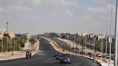 إعداد حلول فنية لرفع معدلات الأمان المروري بمحور جمال عبد الناصر في القاهرة الجديدة