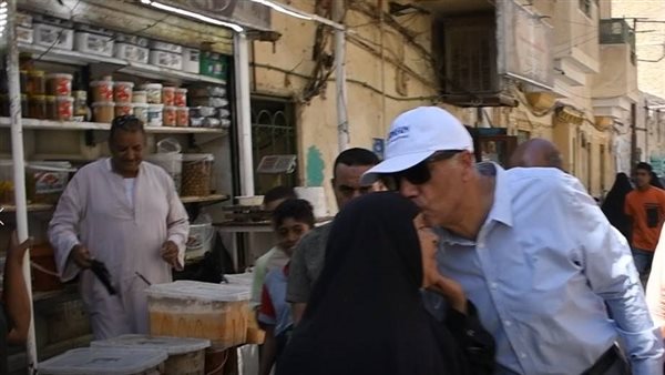 محافظ أسوان