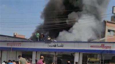 حريق في معرض كاوتش بطنطا.. والحماية المدنية تتدخل 