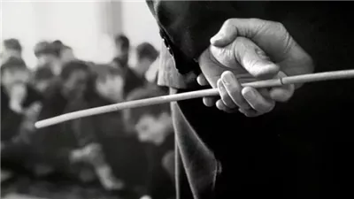 كان بيأكل في الحصة.. تلميذ يتهم مدرسًا بصفعه داخل مدرسة الفاروق بالطالبية