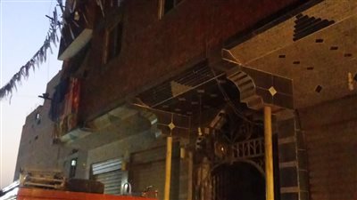 السيطرة على حريق بعقار مكون من 12 طابقا في الخصوص دون وقوع إصابات