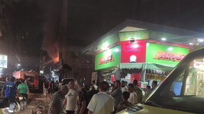 بينهم فرد من الحماية المدنية.. ارتفاع عدد حالات الاختناق إلى 5 إثر حريق معرض أدوات منزلية في شبرا الخيمة