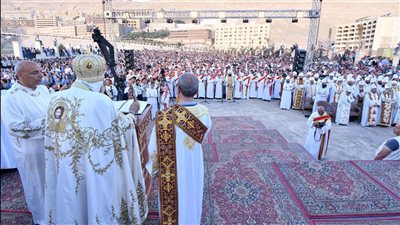 البابا تواضروس الثاني يصلي القداس الإلهي في كاتدرائية سفينة النجاة بدير السيدة العذراء بدرنكة 