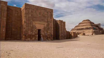 أنباء عن سرقة لوحة أثرية من مقبرة «خنتي كا» في سقارة