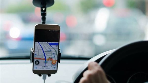 سيدة تتهم سائقًا