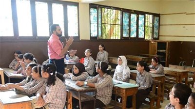 في يومهم العالمي.. مطالب المعلمين تبحث عن استجابة واقعية من التعليم| تقرير