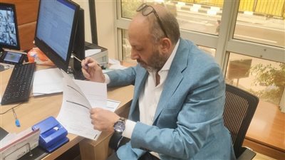 حسام المندوه يجري الكشف الطبي ويستوفي المستندات لخوض انتخابات النواب| صور