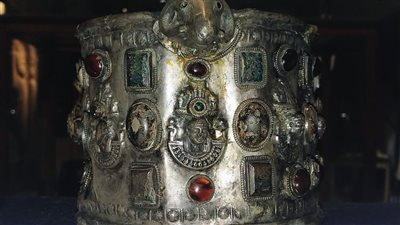 تاج بلانة الفضي.. تحفة نادرة تجمع بين الحضارات المصرية والمروية والبيزنطية | صور 