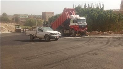 محافظ أسيوط: الانتهاء من رصف طريقي ديري الأمير تادرس الشطبي ومارمينا المعلق لدعم التنمية وتحسين الخدمات