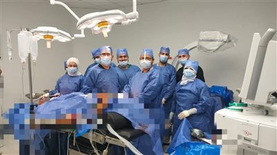 نجاح فريق طبي بمستشفى قها في إنقاذ شاب بعد إصابات خطيرة جراء حادث قطار