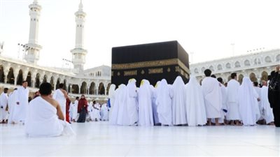 السعودية تعلن فتح العمرة لجميع أنواع التأشيرات.. التفاصيل كاملة
