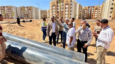 رئيس جهاز مدينة العبور الجديدة يتفقد مشروعات الإسكان الاجتماعي: الالتزام بالجداول الزمنية ومعايير الجودة أساس النجاح