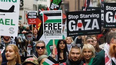 وسط جدل سياسي واسع.. آلاف الطلاب يتظاهرون دعمًا لفلسطين في الذكرى الثانية لـ 7 أكتوبر ببريطانيا