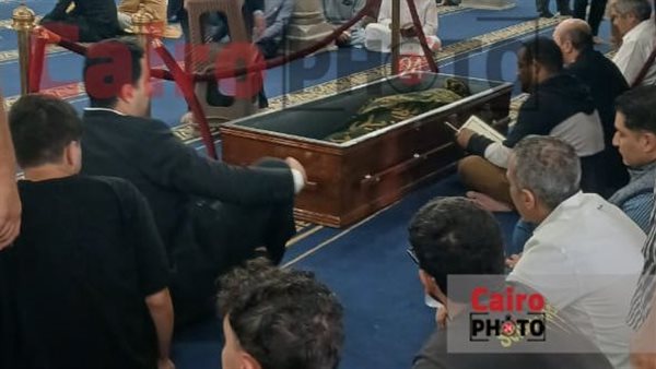 وصول جثمان الدكتور