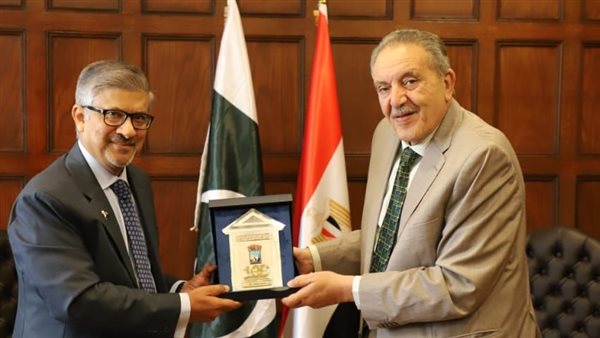 سفير باكستان ورئيس