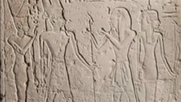 لوحة أثرية مكتشفة