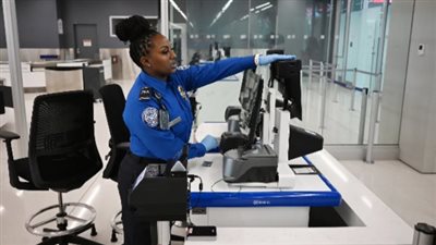 شلل في مطارات أمريكا.. تأخير آلاف الرحلات بسبب الإغلاق الحكومي وخسائر بالمليارات 