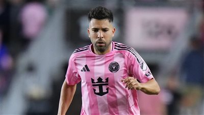 جوردي ألبا يعلن اعتزاله كرة القدم بنهاية الموسم الجاري