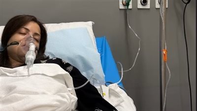 منى فاروق تكشف تفاصيل أزمتها الصحية: جالي التهاب في الشعب الهوائية بسبب ضعف مناعتي