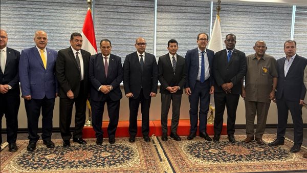 جانب من اجتماع وزير