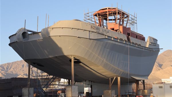 قاطرة بحرية - عزم