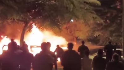 تفحم 3 سيارات داخل كمبوند بالقاهرة الجديدة.. والحماية المدنية تحاول السيطرة