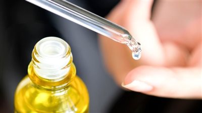 وفري فلوسك.. طريقة عمل سيروم طبيعي للبشرة الدهنية في البيت