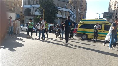 إصابة فتاة وشاب في حادث تصادم بين سيارة ملاكي وموتوسيكل بميدان لبنان بالجيزة
