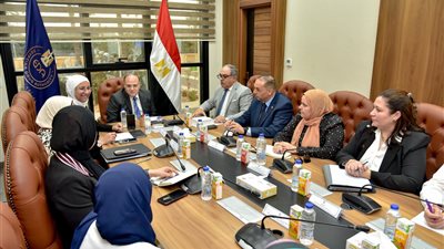 هيئة الدواء تتابع مع فاكسيرا خطط توريد المواد الخام واستكمال متطلبات التسجيل الفني