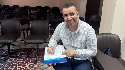 الصحفي محمد زكي يقدم أوراق ترشحه في انتخابات مجلس النواب عن دائرة أبو تشت بقنا