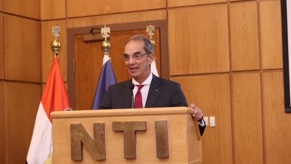 وزير الاتصالات