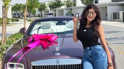 بمناسبة عيد ميلادها.. محمد سامي يُفاجئ مي عمر بسيارة رولز رويس فاخرة 