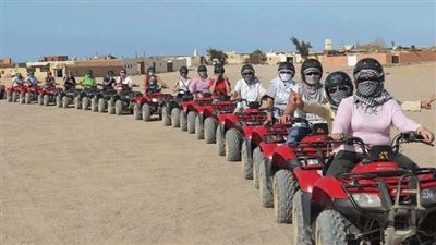 رحلات السفاري في شرم الشيخ.. متعة المغامرة بين أحضان الجبال واكتشاف الطبيعة الصحراوية