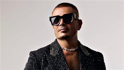 حيث هناك وحده.. إبراهيم عيسى ينتهي من كتابة رواية عن عمرو دياب