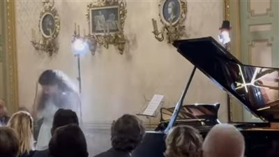 نجل عبد الرحمن أبو زهرة يكشف تفاصيل سقوط جزء من سقف قصر في إيطاليا على ابنته: الترميم بعافية