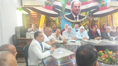 وكيل تعليم الجيزة في أول اجتماع موسع بعد حركة التدوير يوجه بالانضباط وعدم الربط بين تسليم الكتب والمصروفات