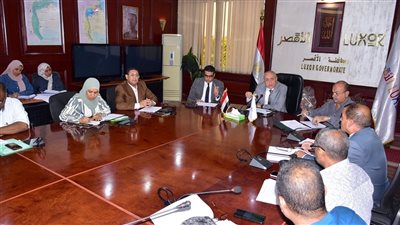 محافظ الأقصر: الإسراع في إنهاء إجراءات التقنين وتحقيق رضا المواطن أولوية قصوى