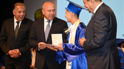 نيابة عن رئيس الوزراء.. كامل الوزير يفتتح حفل تخرج الدفعة الأولى من مدرسة أبو زعبل للتنمية الصناعية