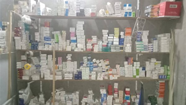 ضبط صيدلية تعمل بدون