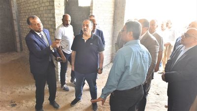 محافظ أسيوط ورئيس هيئة تنمية الصعيد يتابعان التشطيبات النهائية لمجمع الصناعات الصغيرة ببني غالب