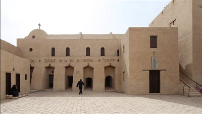 دير الأنبا صموئيل المعترف بالمنيا يحذر من صفحات مزيفة ويؤكد: لا نجمع تبرعات عبر وسائل التواصل الاجتماعي