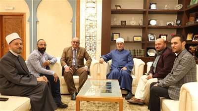 المفتي: المرحلة الراهنة تستلزم تضافر الجهود بين المؤسسات الدينية والعلمية والثقافية لصناعة وعي مستنير 