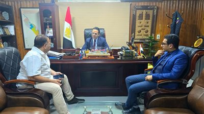 وكيل صحة سوهاج يناقش مؤشرات الأداء وملفات التطوير بمستشفى سوهاج العام