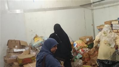 إعدام كميات من الأسماك والدواجن الفاسدة بمدينة العبور