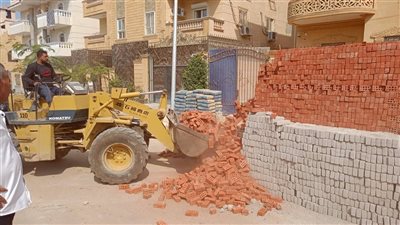 حملات مكثفة لمتابعة الإشغالات وضبط المخالفات بعدد من أحياء مدينة العبور